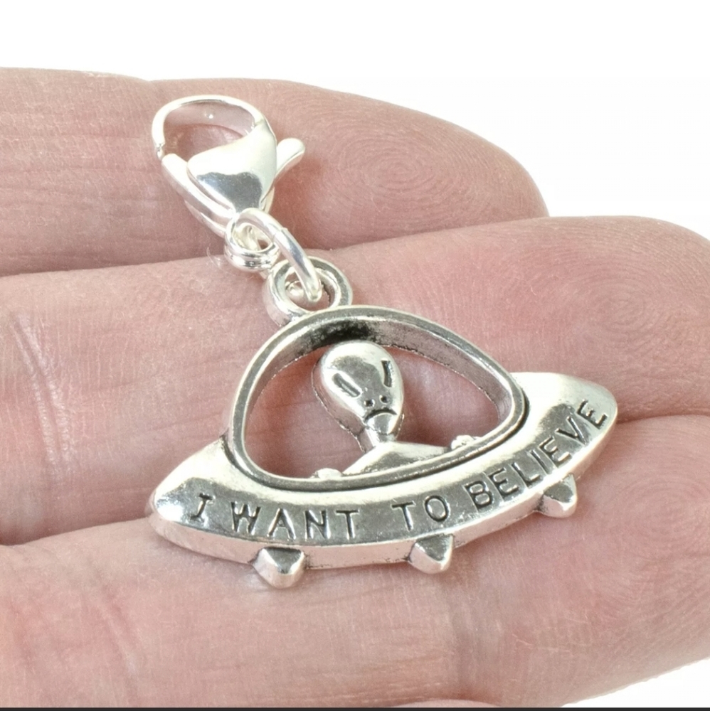 Clip On alien UFO I want to believe charms